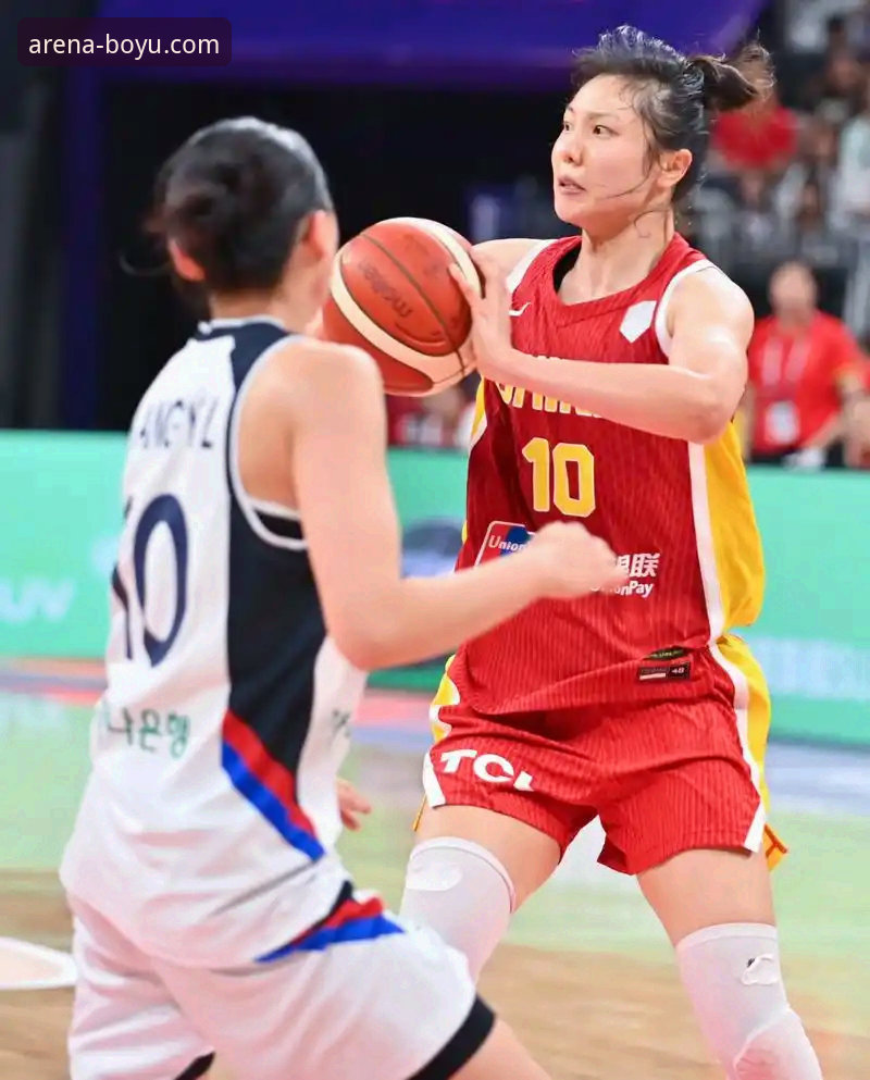 中国女篮战术调整与关键球员表现深度解析：一场资格赛的实战复盘